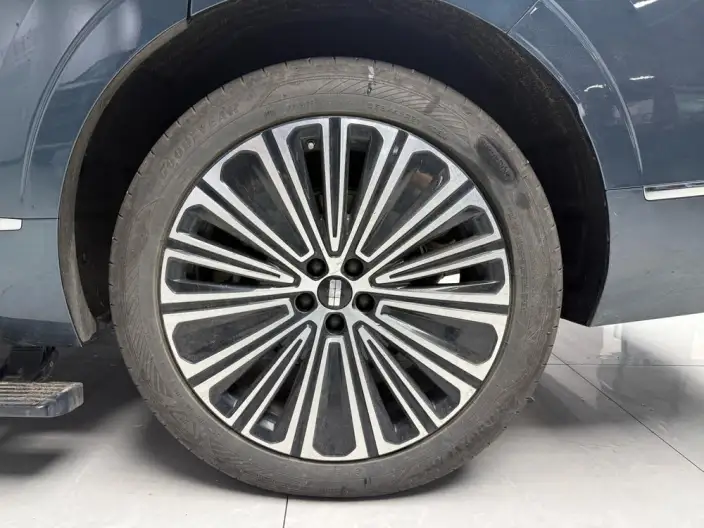Geely M9 2025 Model 210km 4WD Pilot Edition – фото 5