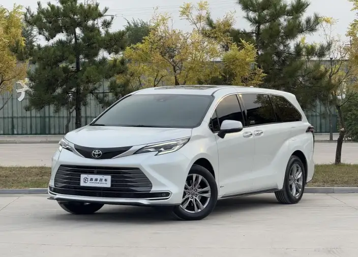 Toyota Sienna 2024 Model Hybrid 2.5L 4WD Premium Edition