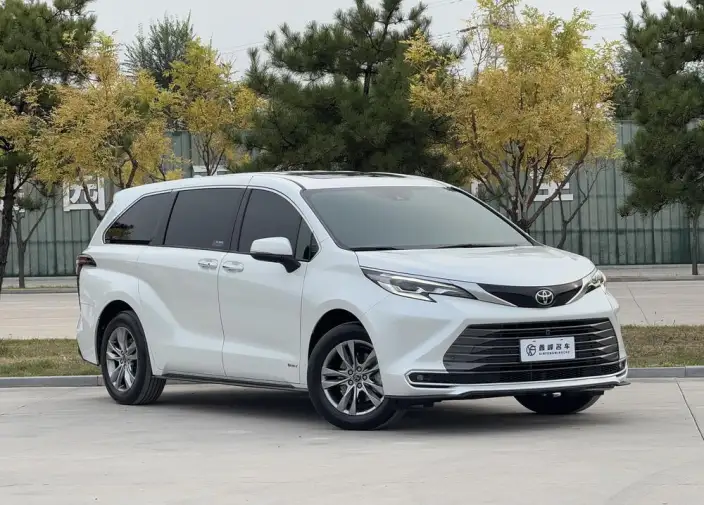 Toyota Sienna 2024 Model Hybrid 2.5L 4WD Premium Edition
