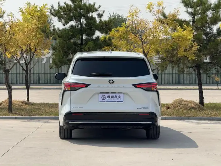 Toyota Sienna 2024 Model Hybrid 2.5L 4WD Premium Edition – фото 5