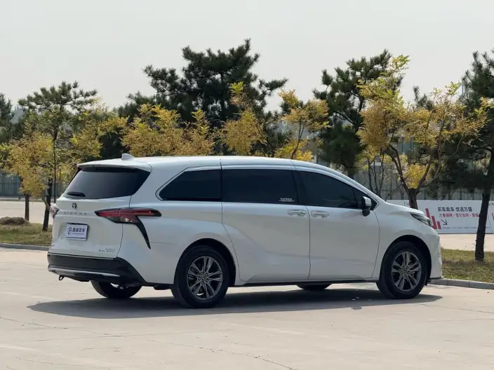 Toyota Sienna 2024 Model Hybrid 2.5L 4WD Premium Edition – фото 6