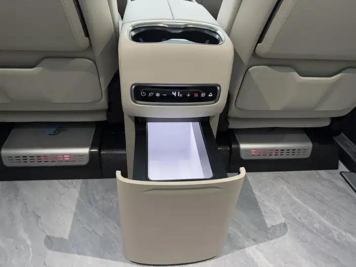 DENZA D9 DM 2025 Model Smart Driving Edition 1020 4WD Exclusive Model – фото 9