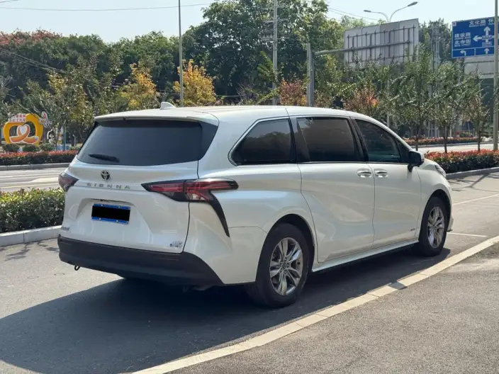 Toyota Sienna 2024 Model Hybrid 2.5L Comfort Edition – фото 6