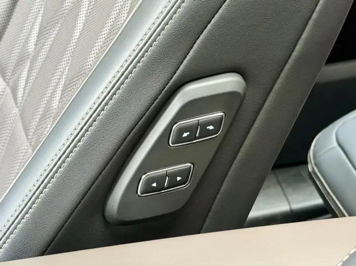 Ford Edge 2025 Model Ford Edge L 2.0T EcoBoost E Hybrid 4WD VII seat Supreme Model – фото 10