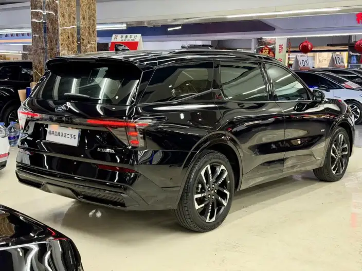 Ford Edge 2023 Model Ford Edge L 2.0T EcoBoost E Hybrid 4WD VII seat ST-Line – фото 6
