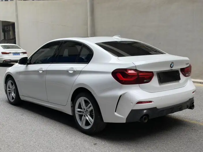 BMW 1 Series 2023 Model 120i M Sports Night Edition – фото 4
