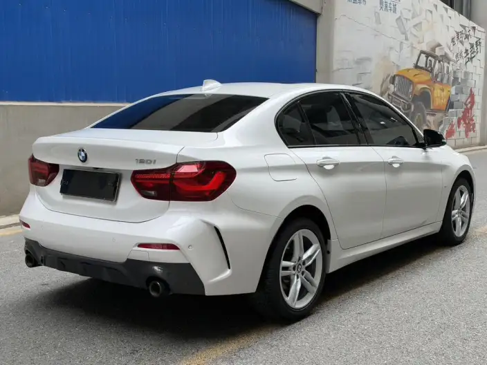 BMW 1 Series 2023 Model 120i M Sports Night Edition – фото 6