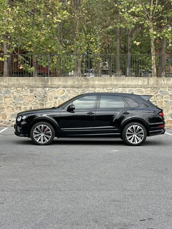 Bentayga 2022 Model 4.0T V8 – фото 3