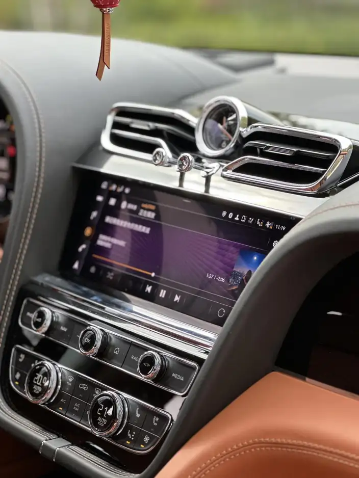 Bentayga 2022 Model 4.0T V8 – фото 7