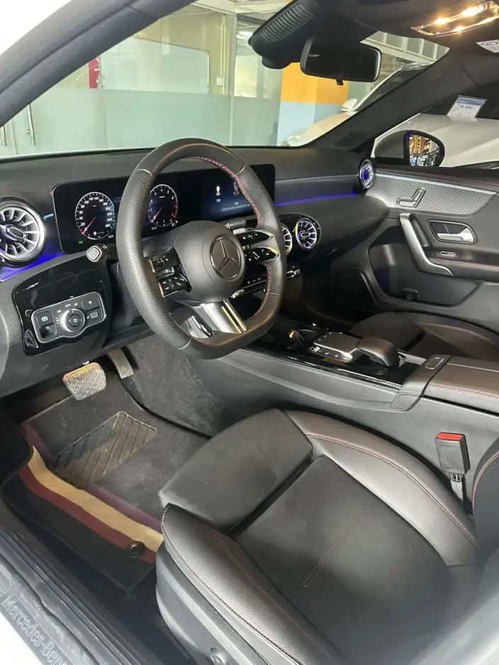 Mercedes-Benz A-class 2023 Model A 200 L Sports sedan Fashion Edition – фото 3