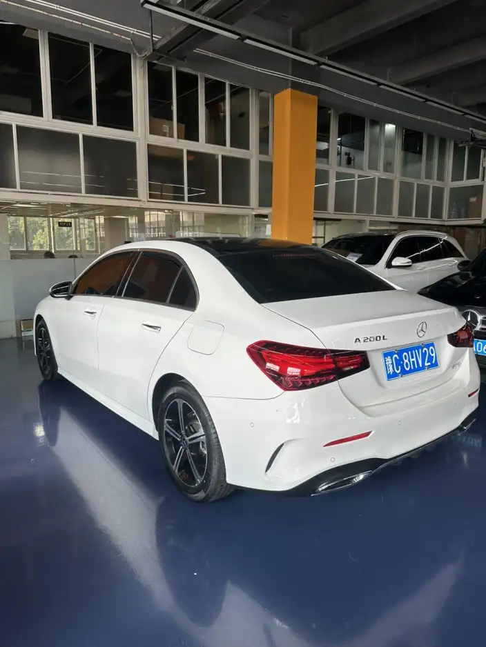 Mercedes-Benz A-class 2023 Model A 200 L Sports sedan Fashion Edition – фото 4