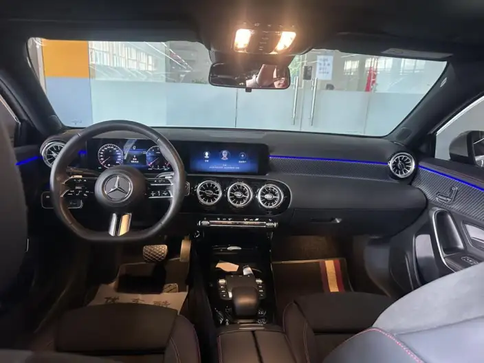 Mercedes-Benz A-class 2023 Model A 200 L Sports sedan Fashion Edition – фото 7