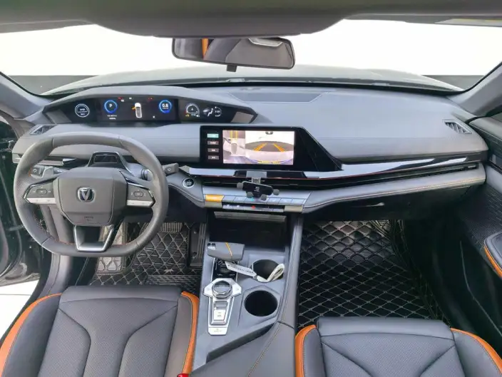 Changan UNI-V 2023 Model 1.5T Noble Model – фото 7
