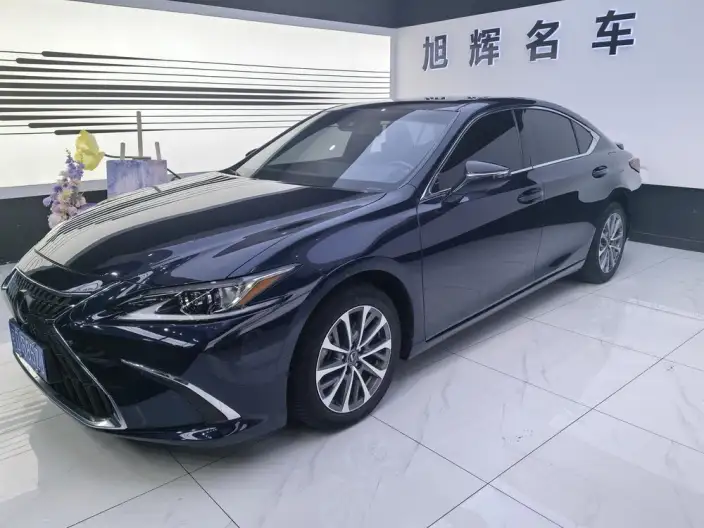 Lexus ES 2022 Model 300h Superior Edition
