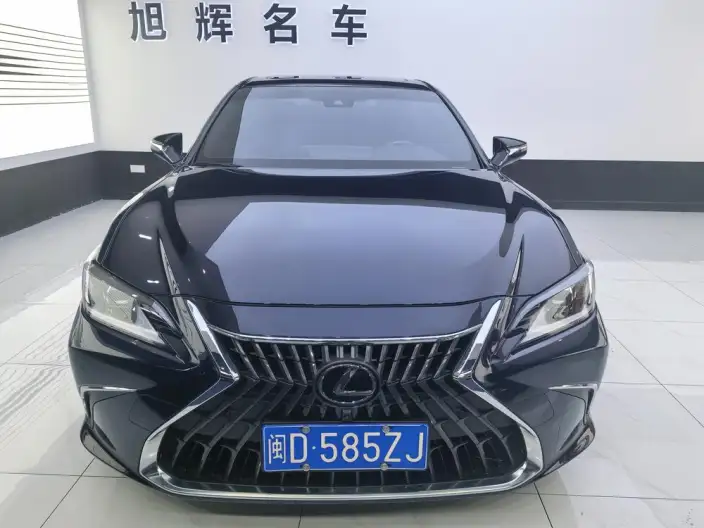 Lexus ES 2022 Model 300h Superior Edition