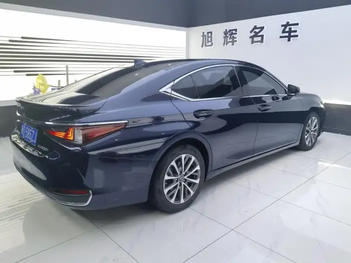 Lexus ES 2022 Model 300h Superior Edition – фото 6