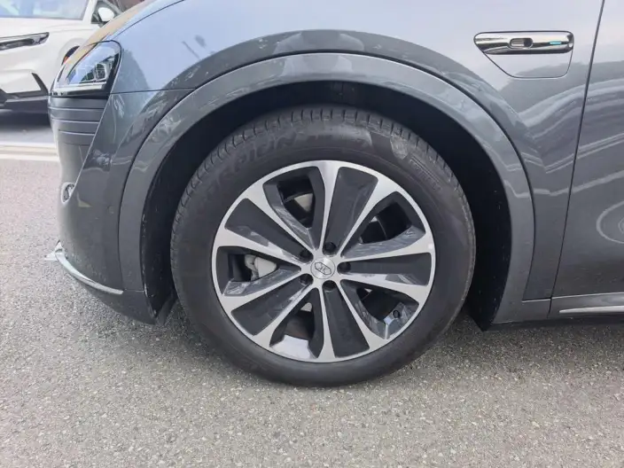 Luxeed R7 2025 Model Extended Range 53.4kWh Max Rear Drive Edition – фото 9