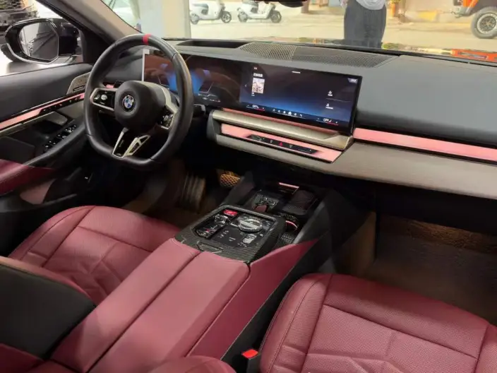 BMW 5 Series 2025 Model 530Li Exclusive Model M Sports Set – фото 6