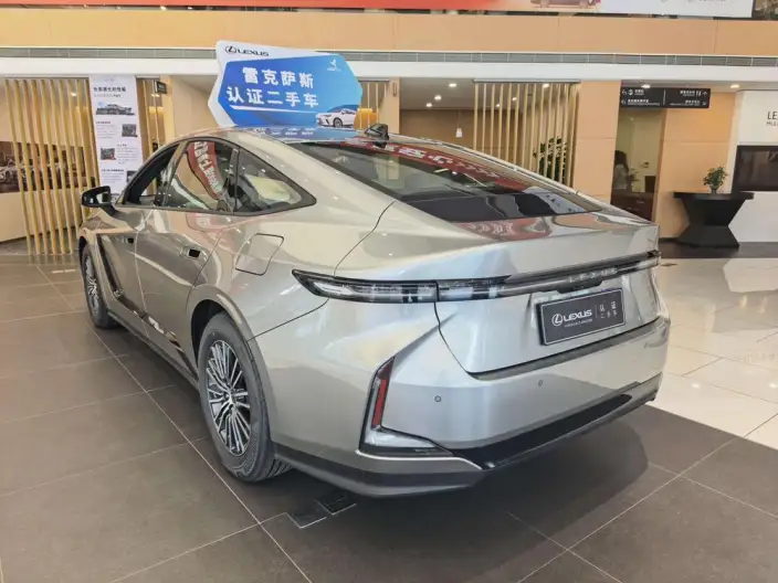 Lexus ES 2026 Model 300h