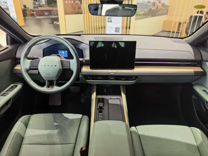 Lexus ES 2026 Model 300h – фото 8