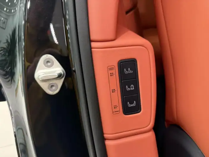 Lynk & Co 900 2025 Model 2.0T Ultra VI seat – фото 10