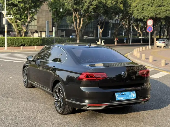 Volkswagen Magotan 2021 Model 330TSI DSG 30th Anniversary Memorial Edition