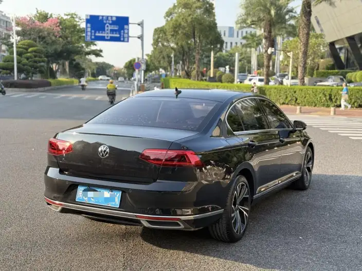 Volkswagen Magotan 2021 Model 330TSI DSG 30th Anniversary Memorial Edition – фото 6
