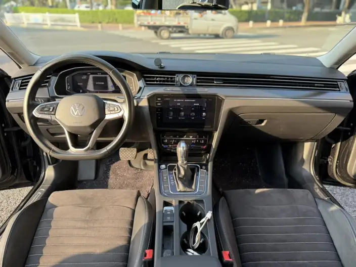 Volkswagen Magotan 2021 Model 330TSI DSG 30th Anniversary Memorial Edition – фото 7
