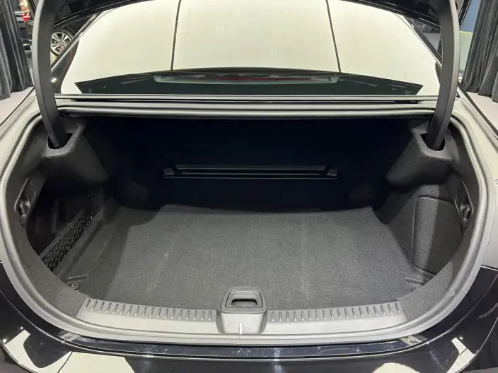 Mercedes-Benz E-Class 2024 Model E 300 L Fashion Model sedan – фото 9