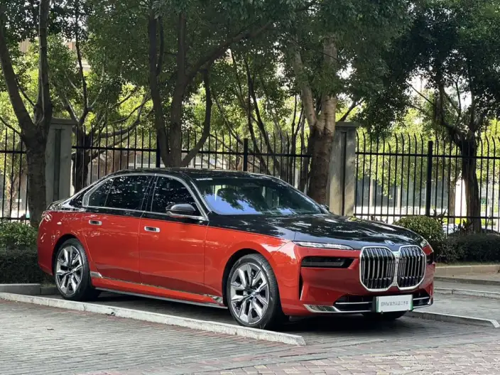 BMW i7 2023 Model xDrive60L Luxury Set
