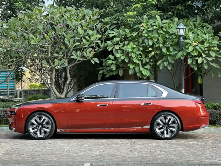 BMW i7 2023 Model xDrive60L Luxury Set