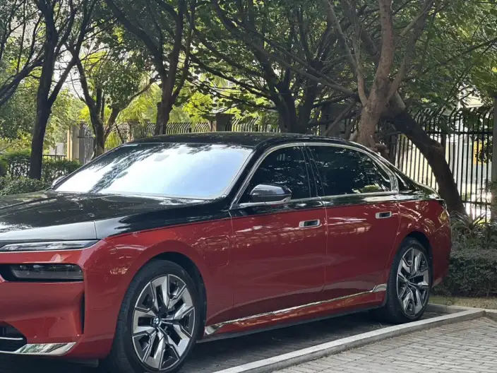 BMW i7 2023 Model xDrive60L Luxury Set – фото 7