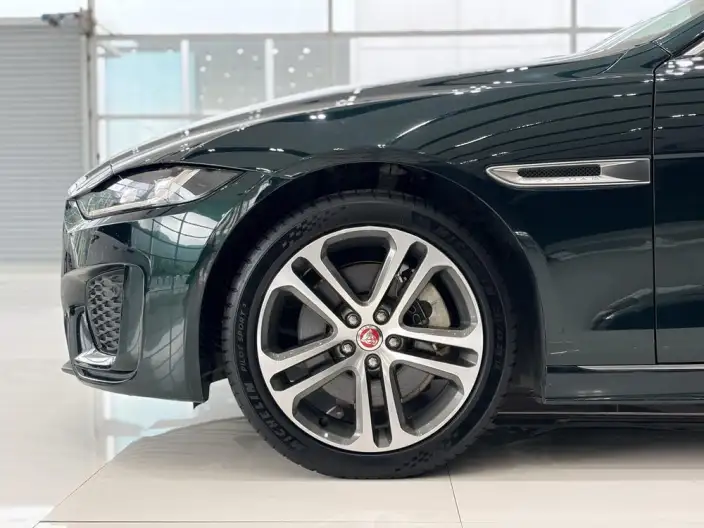 Jaguar XE L 2023 Model 2.0T 250PS R-DYNAMIC S Enterprising Sports Edition – фото 8