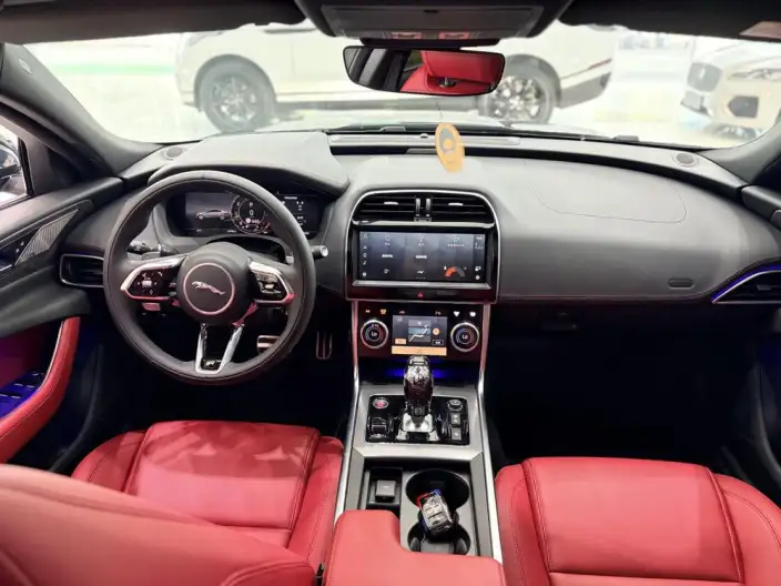 Jaguar XE L 2023 Model 2.0T 250PS R-DYNAMIC S Enterprising Sports Edition – фото 10