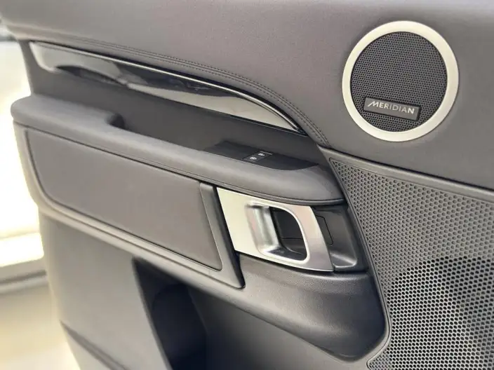 Land Rover Discovery 2024 Model 360PS S – фото 6
