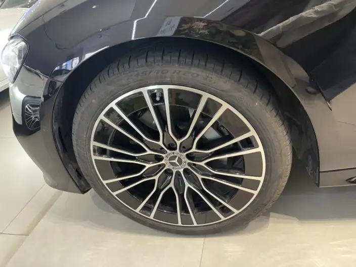 Mercedes-Benz E-Class 2025 Model E 300 L Luxury Model sedan – фото 8