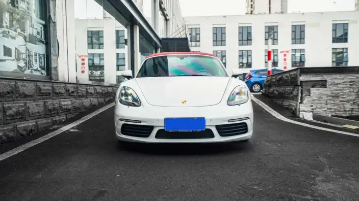 Porsche 718 2020 Model Boxster 2.0T