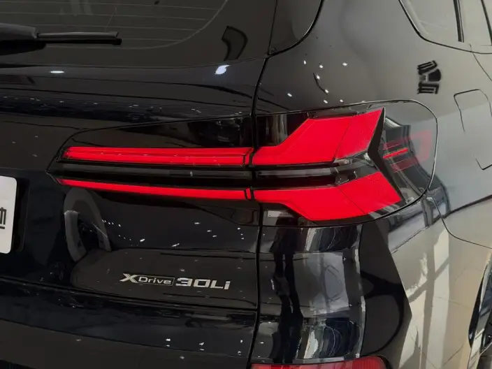 BMW X5 2025 Model xDrive30Li Exclusive Model M Sports Night Set – фото 9