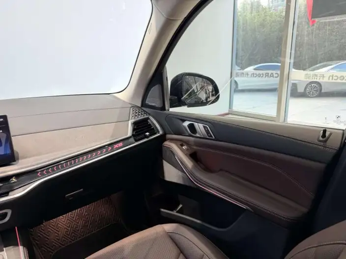 BMW X5 2025 Model xDrive30Li Exclusive Model M Sports Night Set – фото 10