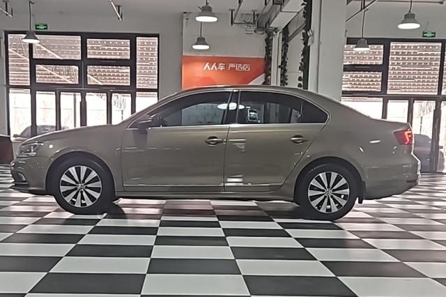 Volkswagen Sagitar 2017 1.6L Automatic Comfort – фото 3