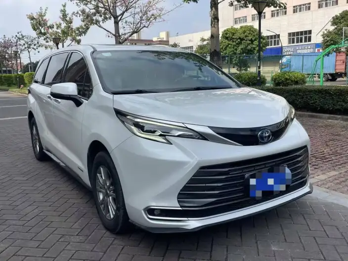 Toyota Sienna 2021 Model 2.5L Hybrid Premium Edition