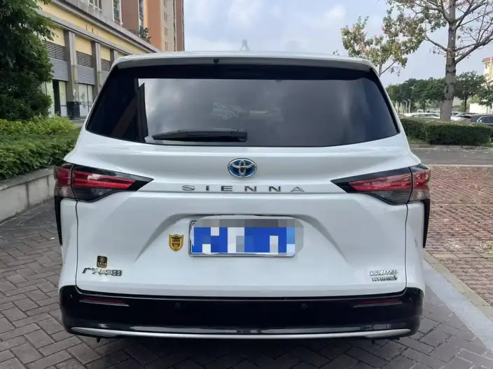 Toyota Sienna 2021 Model 2.5L Hybrid Premium Edition – фото 5