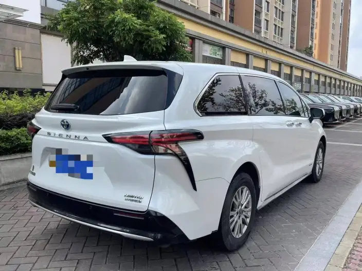 Toyota Sienna 2021 Model 2.5L Hybrid Premium Edition – фото 6