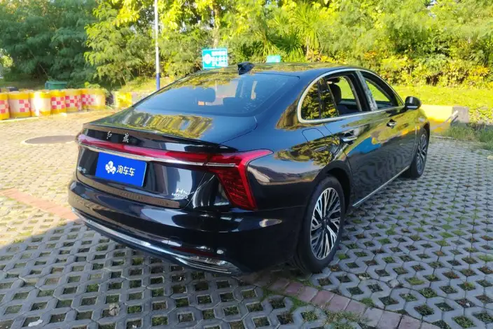 Hongqi H5 2023 Model 2.0T Automatic Flag Enjoy Edition