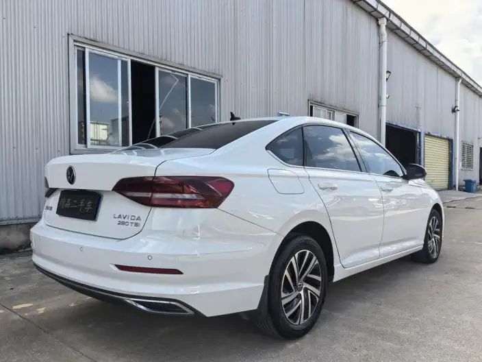 Volkswagen Lavida 2022 Model 1.5L Automatic Comfort Edition – фото 6