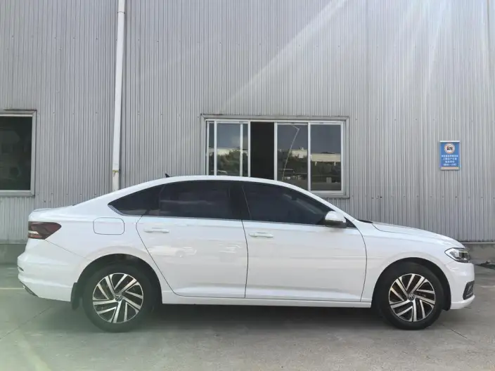 Volkswagen Lavida 2022 Model 1.5L Automatic Comfort Edition – фото 7