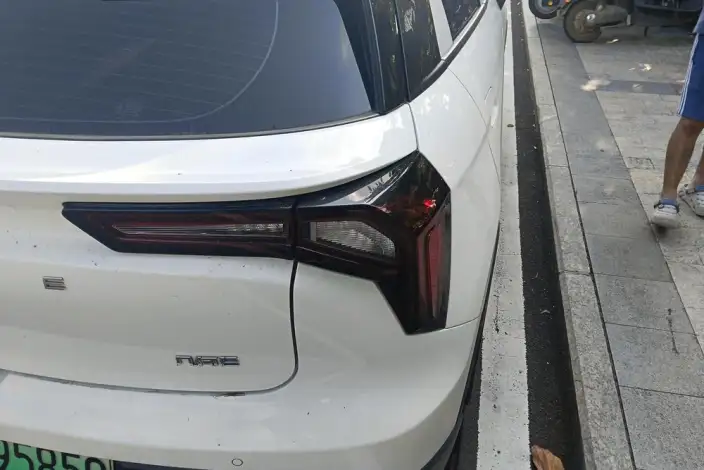 Geely Geometry E Firefly 2024 Model 401KM Xingguang – фото 10