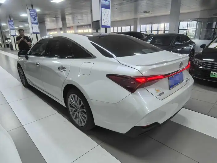 Toyota Avalon 2024 Model Intelligent Hybrid 2.5L E-CVT XLE Premium Edition