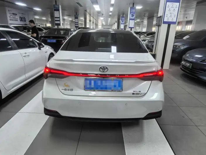 Toyota Avalon 2024 Model Intelligent Hybrid 2.5L E-CVT XLE Premium Edition – фото 5