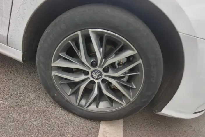 BYD Qin PLUS DM 2023 Model DM-i Champion Edition 120KM Leading Model